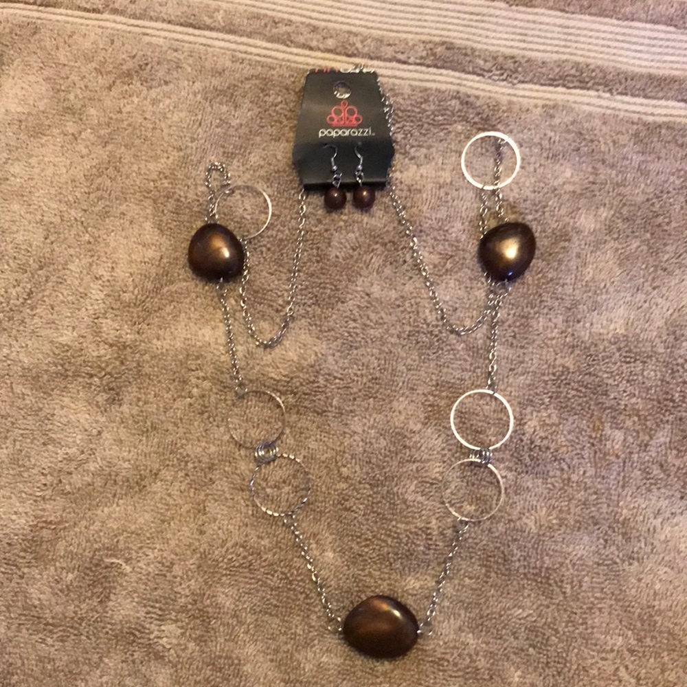 Paparazzi Jewelry Matching necklace and earrings